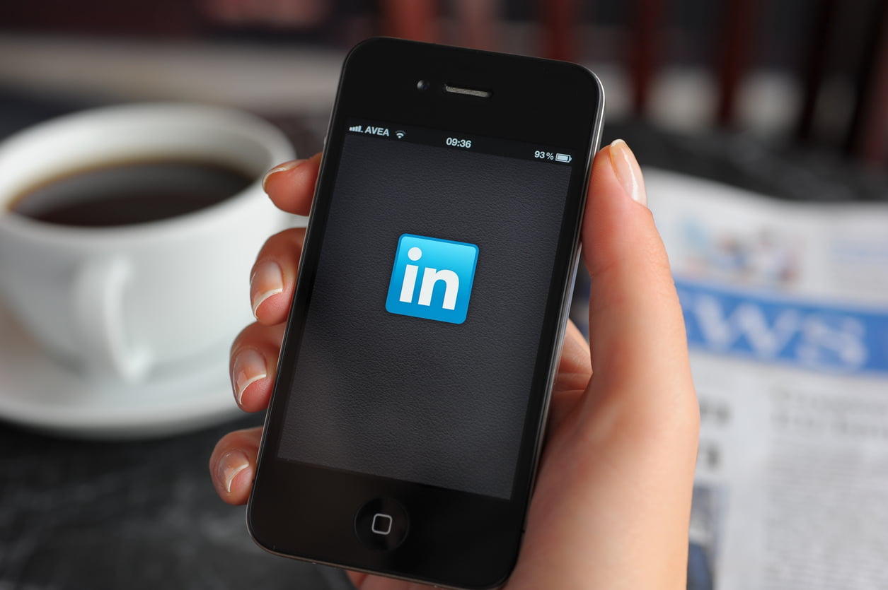 LinkedIn app on Apple iPhone 4