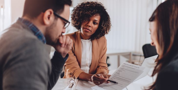 Mortgage broker giving advice